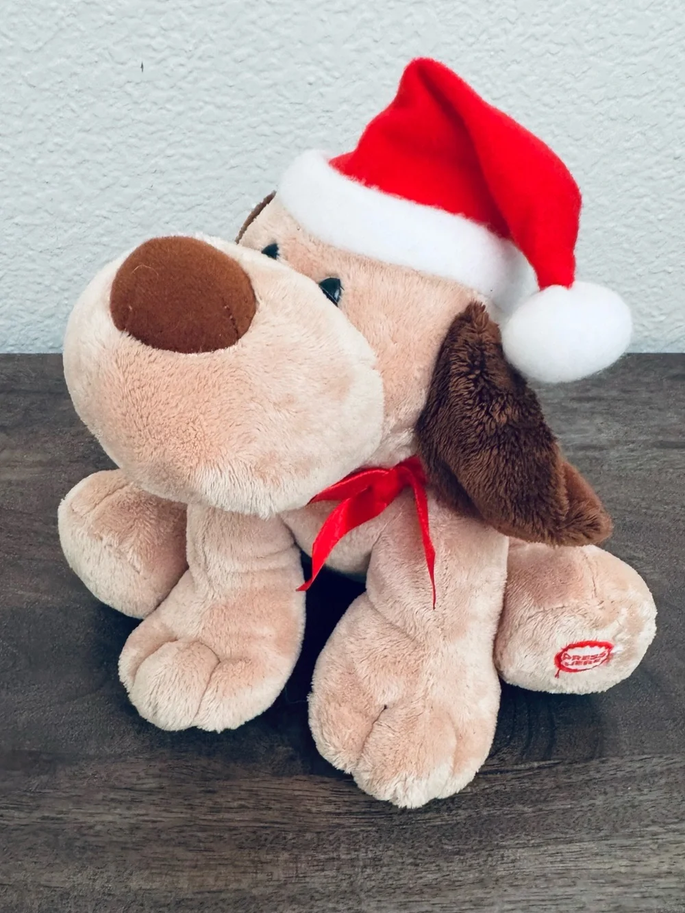 Hallmark Christmas Holiday Musical Motion Santa Dog Stuffed Animal